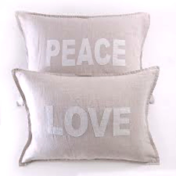 Jilly Box x Pom Pom at Home - Peace and Love Pillow Sham Set, Spring 2023 - Picture 5 of 5